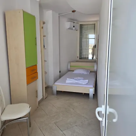 Pensión Albjona Tirana