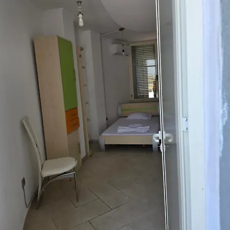 Pensión Albjona Tirana